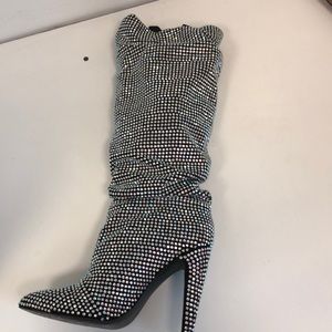 NEVER WORN Steve Madden CRUSHING boot. New